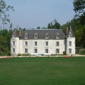 Chateau De La Ville-hue Bed & Breakfast Guer